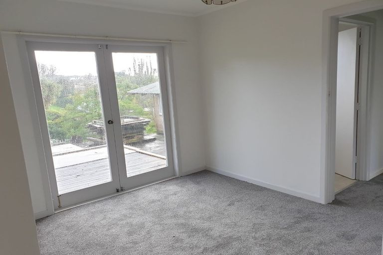 Photo of property in 24 Hinau Street, New Lynn, Auckland, 0600