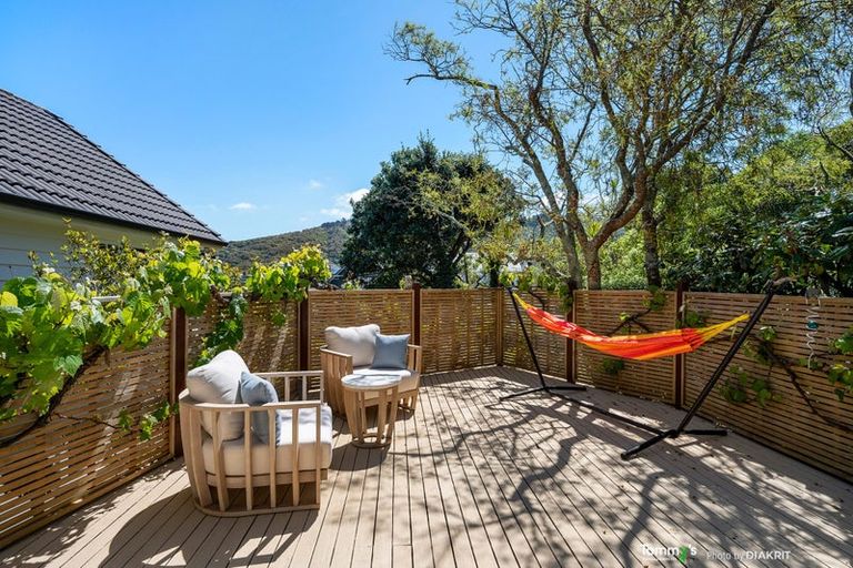 Photo of property in 9 Izard Road, Khandallah, Wellington, 6035