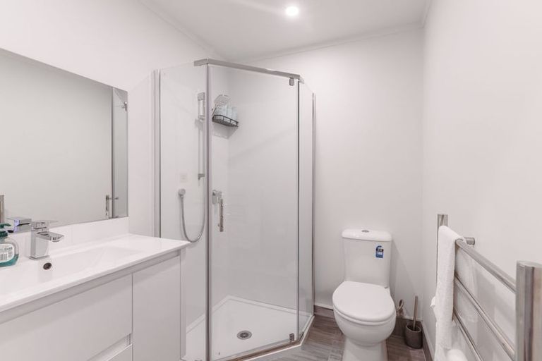 Photo of property in 2 Paramu Avenue, Birkdale, Auckland, 0626