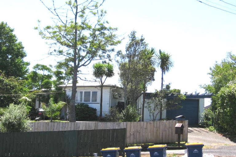 Photo of property in 118 Eskdale Road, Birkdale, Auckland, 0626