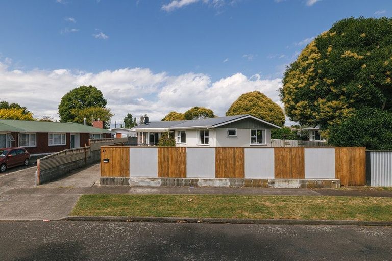 Photo of property in 27 Cavendish Crescent, Awapuni, Palmerston North, 4412