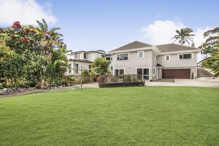 Photo of property in 172 Mellons Bay Road, Mellons Bay, Auckland, 2014