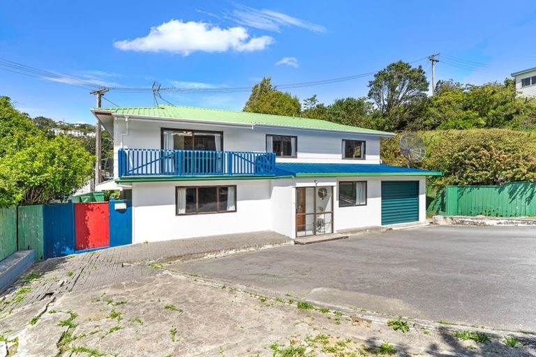 Photo of property in 33 Hindmarsh Street, Johnsonville, Wellington, 6037