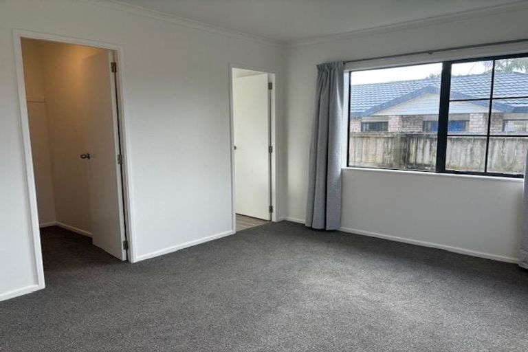 Photo of property in 1/20 Greta Place, Stanmore Bay, Whangaparaoa, 0932