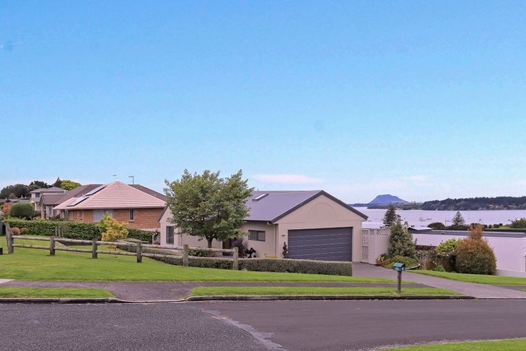 Photo of property in 1 Owen Place, Omokoroa, 3114
