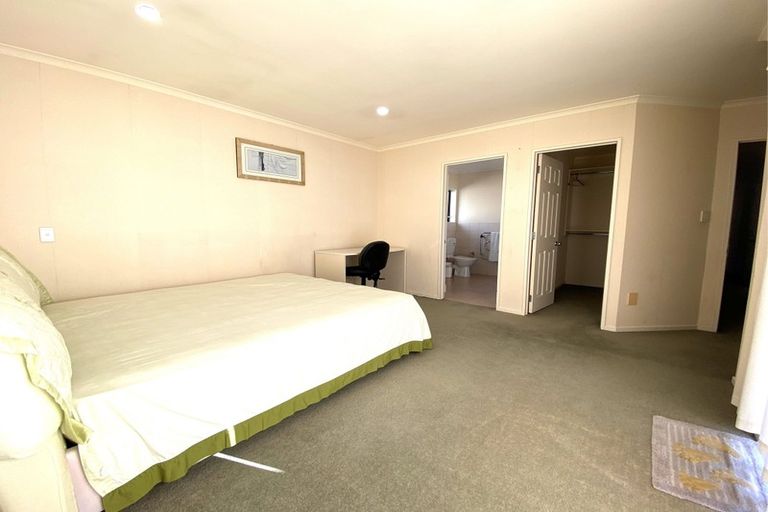 Photo of property in 130 Kilkenny Drive, East Tamaki Heights, Auckland, 2016