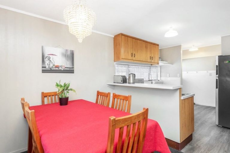 Photo of property in 76a Kahikatea Drive, Melville, Hamilton, 3206