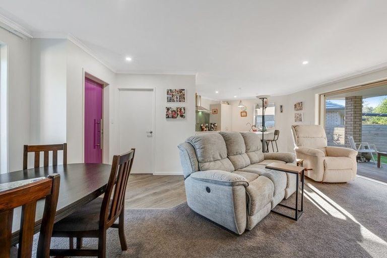 Photo of property in 30 Kawariki Road, Helensville, 0800