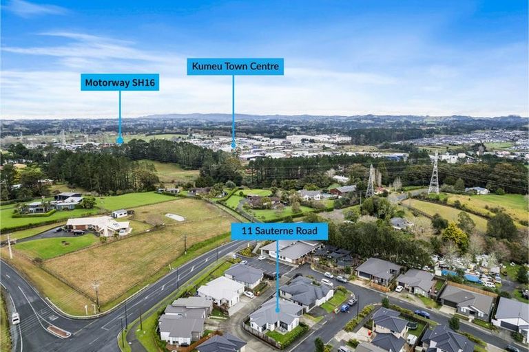 Photo of property in 11 Sauterne Road, Kumeu, 0810