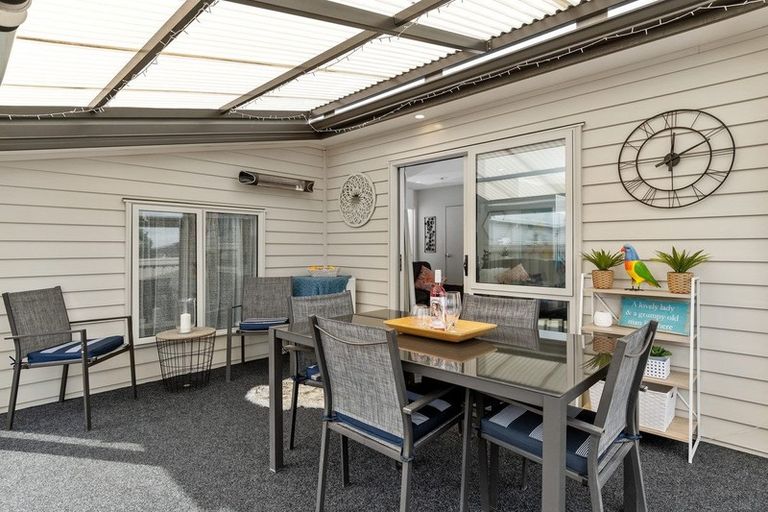 Photo of property in 11 Kamahi Crescent, Papamoa Beach, Papamoa, 3118