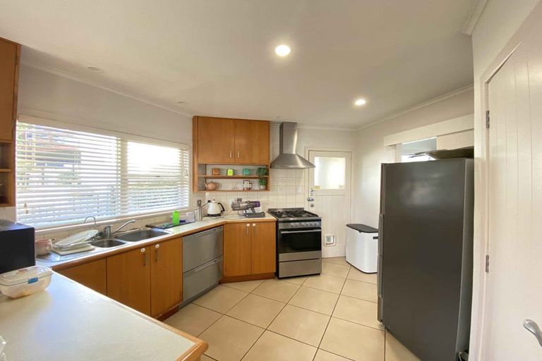 Photo of property in 1/18 Francis Street, Hauraki, Auckland, 0622