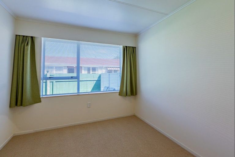 Photo of property in 2/410 Avenue Road West, Hastings, 4122