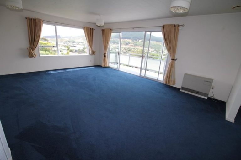 Photo of property in 14 Katarina Grove, Tawa, Wellington, 5028