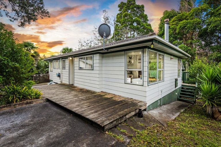 Photo of property in 11 Kilcar Place, Massey, Auckland, 0614