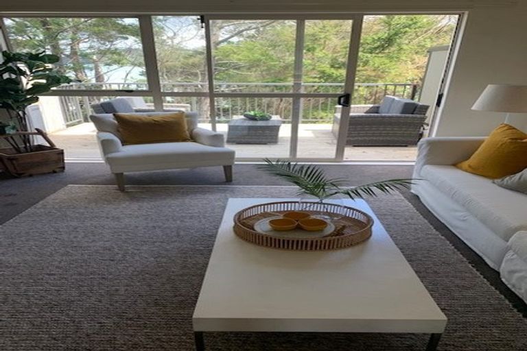 Photo of property in 1/206 Manuka Road, Bayview, Auckland, 0629