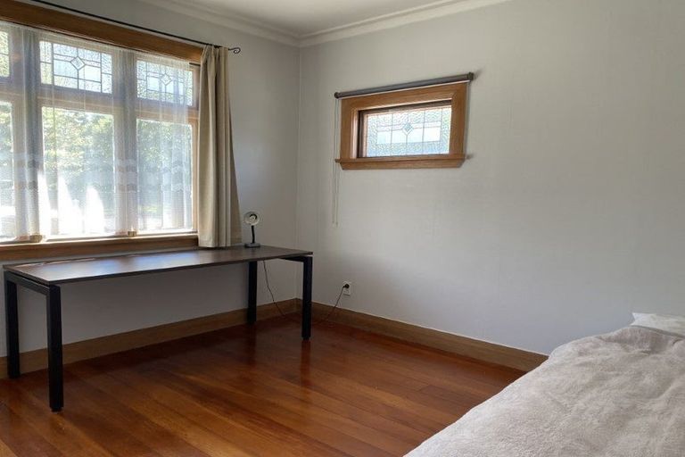 Photo of property in 74a Cambridge Terrace, Waterloo, Lower Hutt, 5011