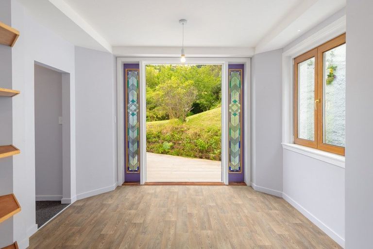 Photo of property in 14 Selwyn Road, Lyttelton, 8082