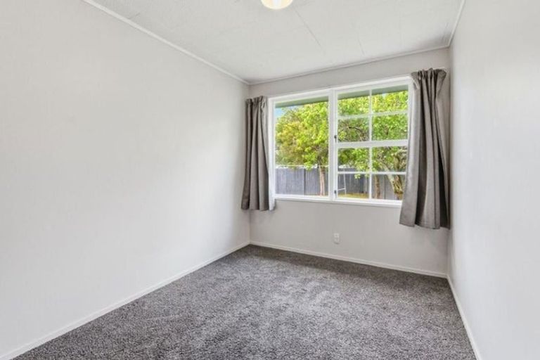 Photo of property in 52 Acacia Street, Kelvin Grove, Palmerston North, 4414