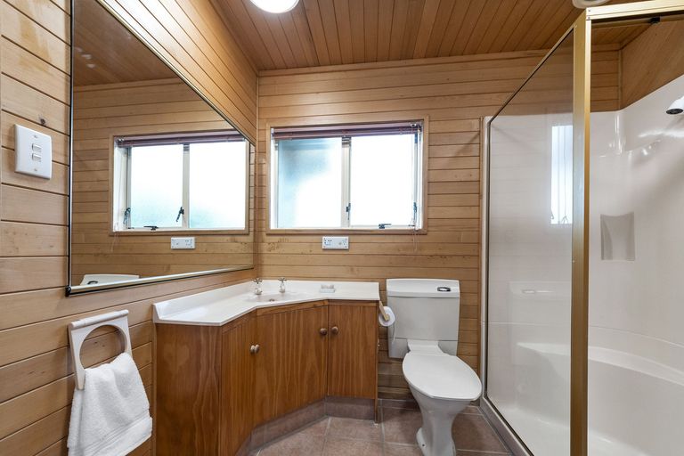 Photo of property in 19 Wirihana Road, Titirangi, Auckland, 0604