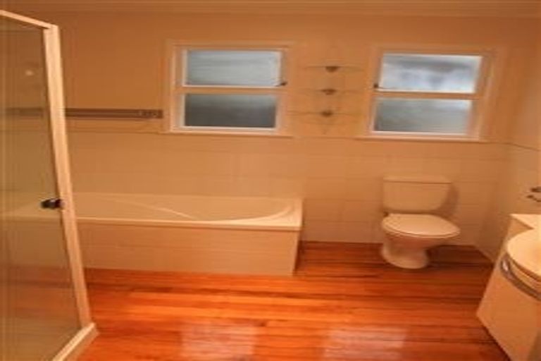 Photo of property in 24 Margaret Place, Milford, Auckland, 0620