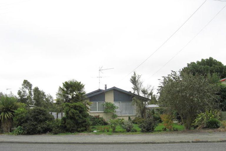 Photo of property in 82 Mcmurdo Street, Tinwald, Ashburton, 7700