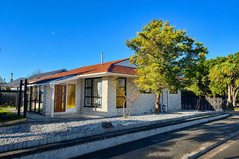 Photo of property in 2 Resolution Place, Bryndwr, Christchurch, 8053