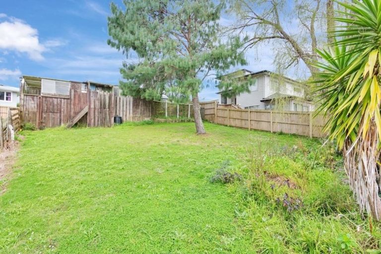 Photo of property in 213 Sturges Road, Henderson, Auckland, 0612