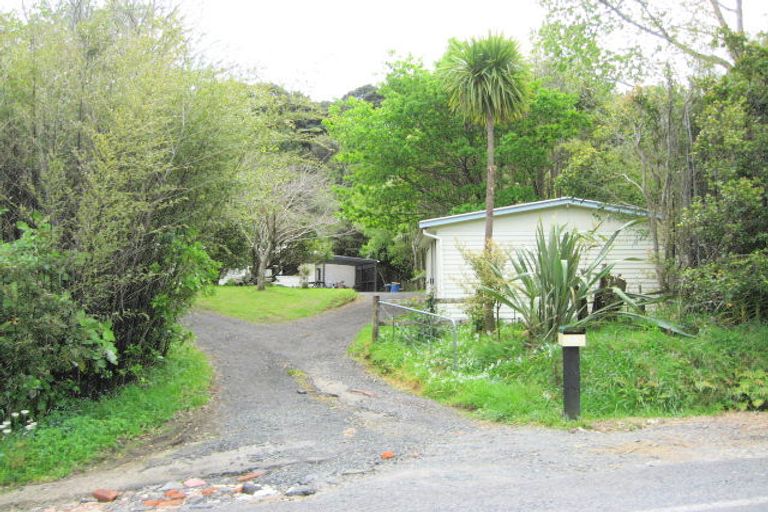 Photo of property in 71 Te Henga Road, Waitakere, Henderson, 0781