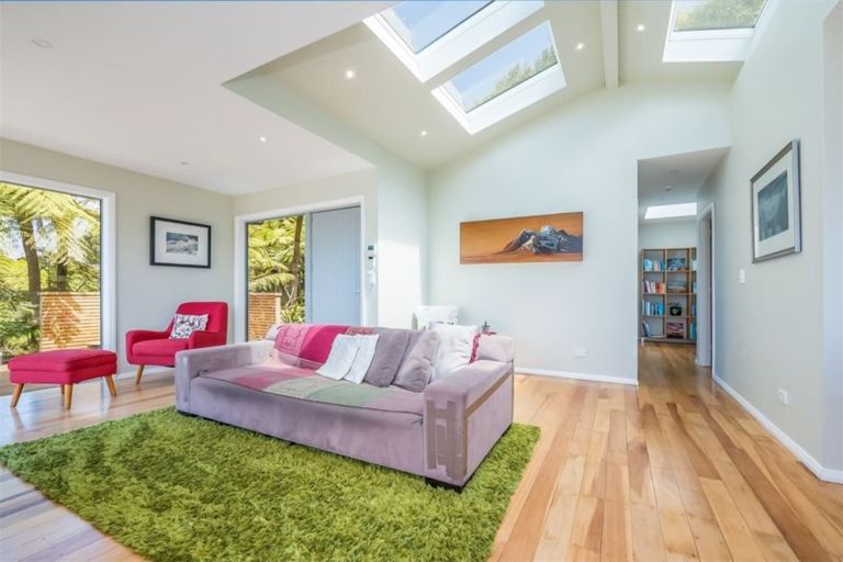 Photo of property in 19 London Road, Korokoro, Lower Hutt, 5012