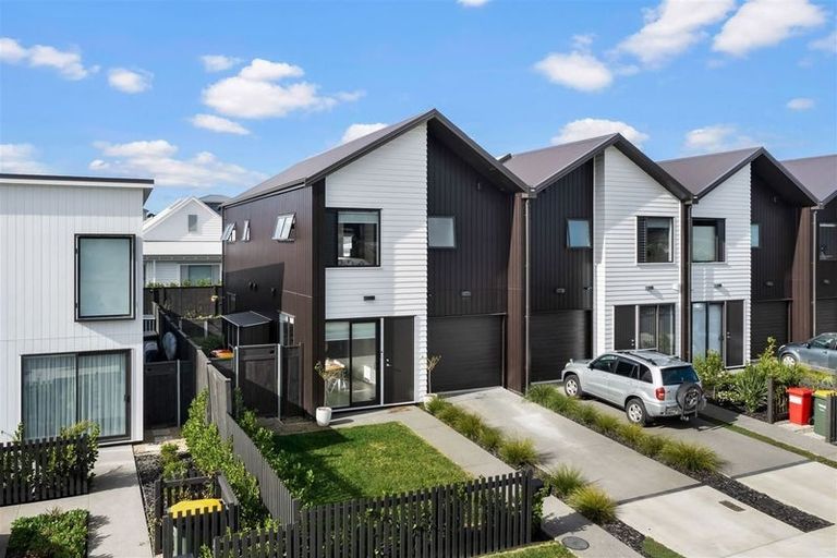 Photo of property in 31 Koura Drive, Red Beach, 0932