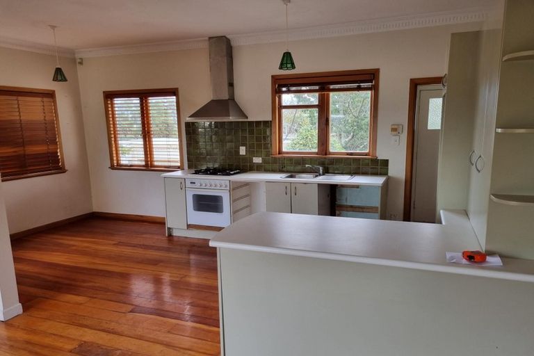 Photo of property in 8 Hastie Avenue, Mangere Bridge, Auckland, 2022
