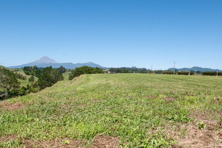 Photo of property in 1 Cowling Road, Hurdon, New Plymouth, 4310