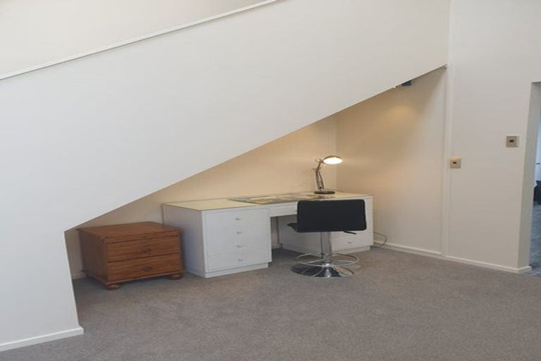 Photo of property in 3a Bury Grove, Strathmore Park, Wellington, 6022