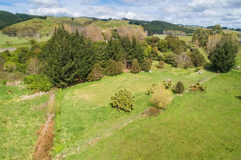 Photo of property in 803 Fitzherbert Road East, Aokautere, Palmerston North, 4471