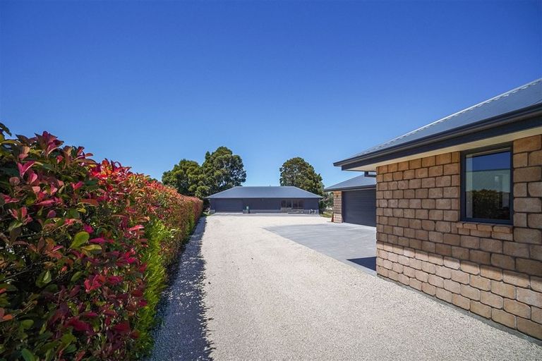 Photo of property in 6 Willowside Place, Amberley, 7410