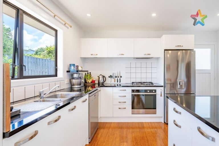 Photo of property in 4 Protea Street, Maungaraki, Lower Hutt, 5010