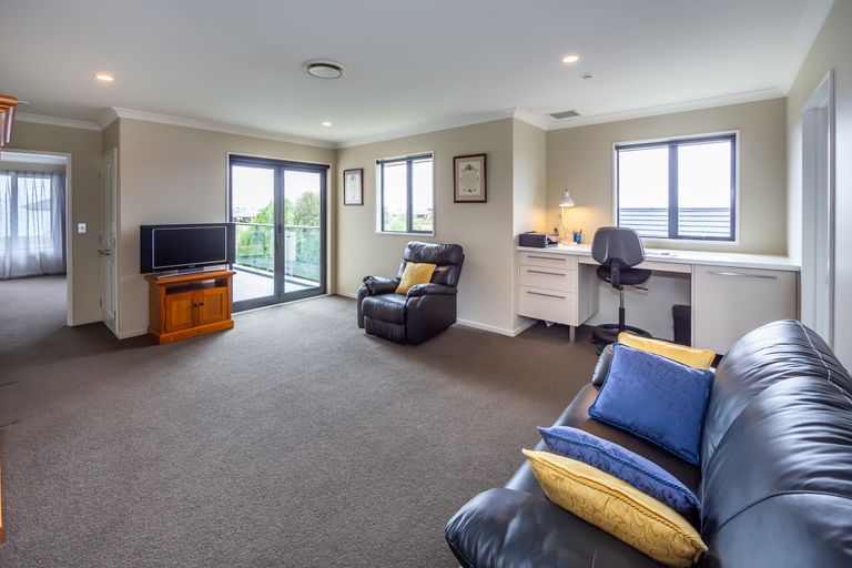 Photo of property in 27 Highpeak Place, Wigram, Christchurch, 8025