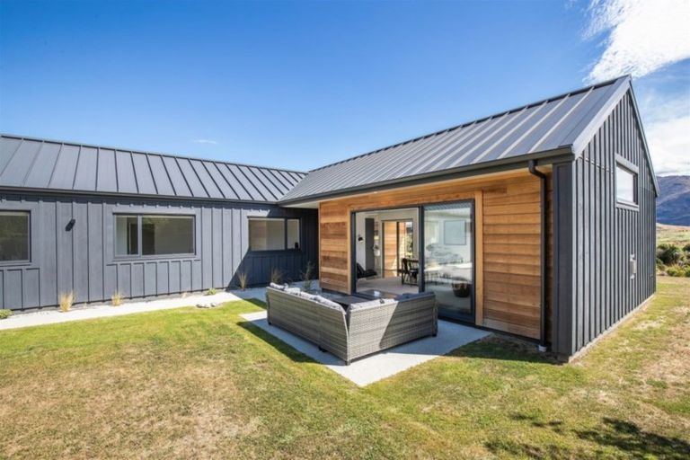 Photo of property in 3 Ellesmere Avenue, Jacks Point, Queenstown, 9371