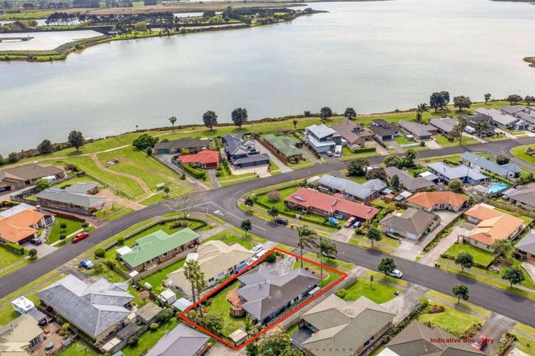 Photo of property in 22 Waitoa Street, Waiuku, 2123