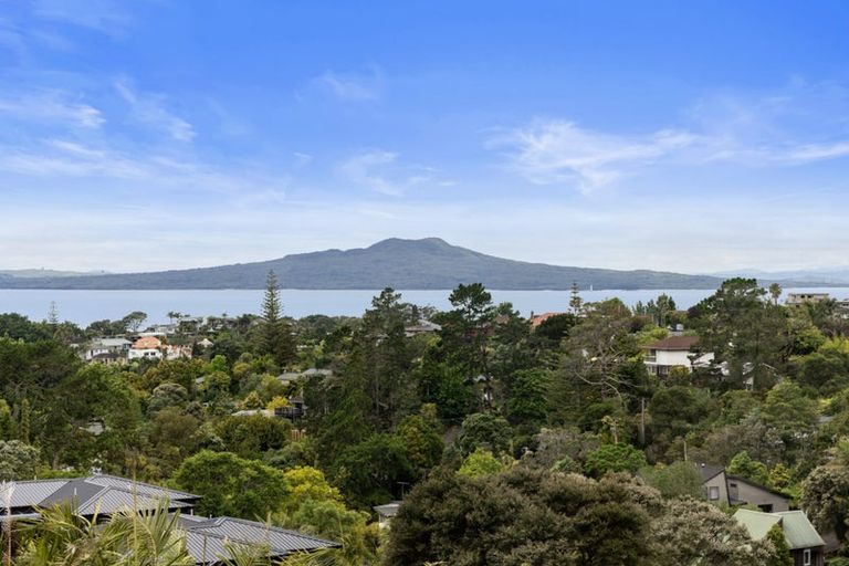 Photo of property in 60 Peter Terrace, Castor Bay, Auckland, 0620