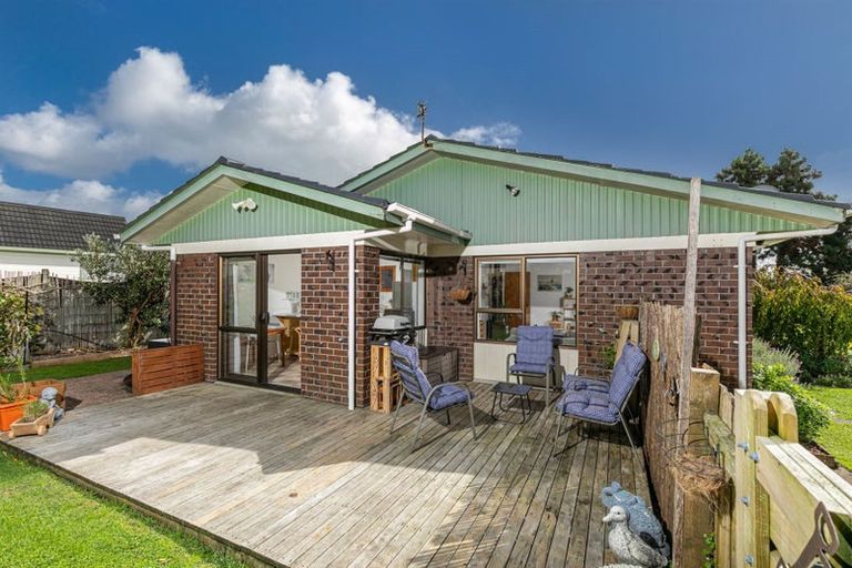 Photo of property in 1/42 Frank Evans Place, Henderson, Auckland, 0610