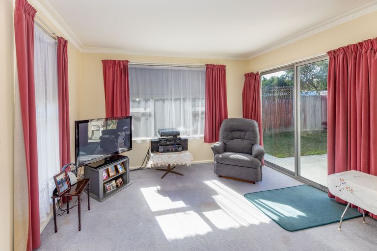 Photo of property in 2/7 Peters Lane, Spreydon, Christchurch, 8024