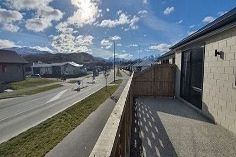 Photo of property in 2 Silver Street, Lower Shotover, Queenstown, 9304