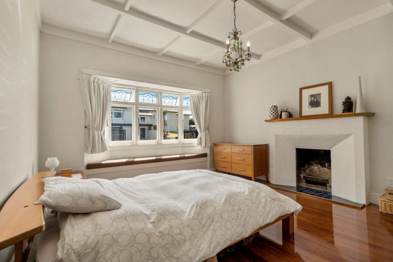 Photo of property in 52 Westmere Crescent, Westmere, Auckland, 1022