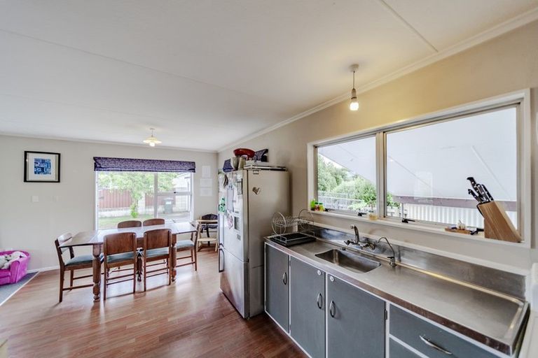 Photo of property in 25 Churchill Street, Waipukurau, 4200