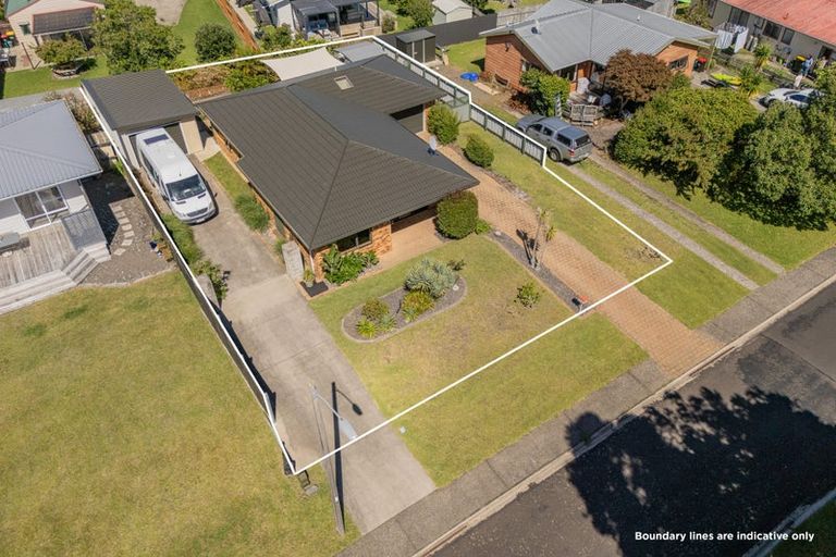 Photo of property in 13 Impala Place, Whitianga, 3510