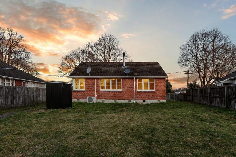 Photo of property in 8 Hooker Avenue, Bryndwr, Christchurch, 8053