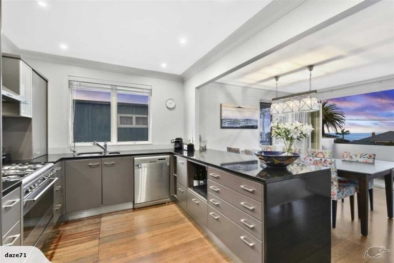 Photo of property in 1/8 William Street, Takapuna, Auckland, 0622