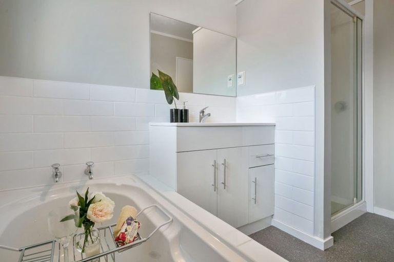 Photo of property in 3d Brock Place, Cambridge, 3434