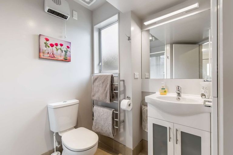 Photo of property in 53a Oxford Street, Tawa, Wellington, 5028